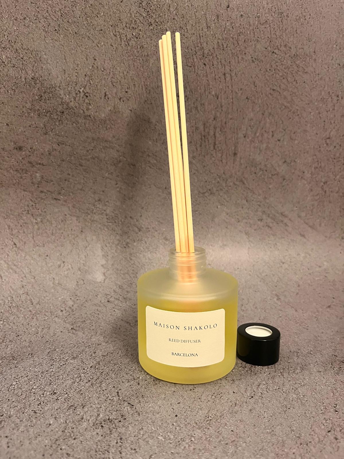 Mikado Dark Honey & Tobacco de Maison Shakolo, difusor de varillas en frasco de cristal esmerilado de 100 ml