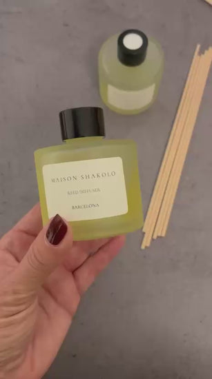 Vídeo del mikado Dark Honey & Tobacco de Maison Shakolo